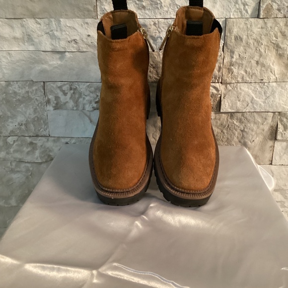 Sam Edelman Laguna Chelsea Boots (Kids) - Picture 2 of 16